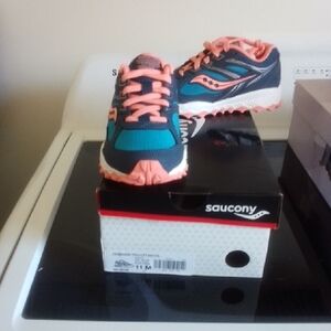 NWT NIB Saucony Kids' Blue and Pink Sneakers